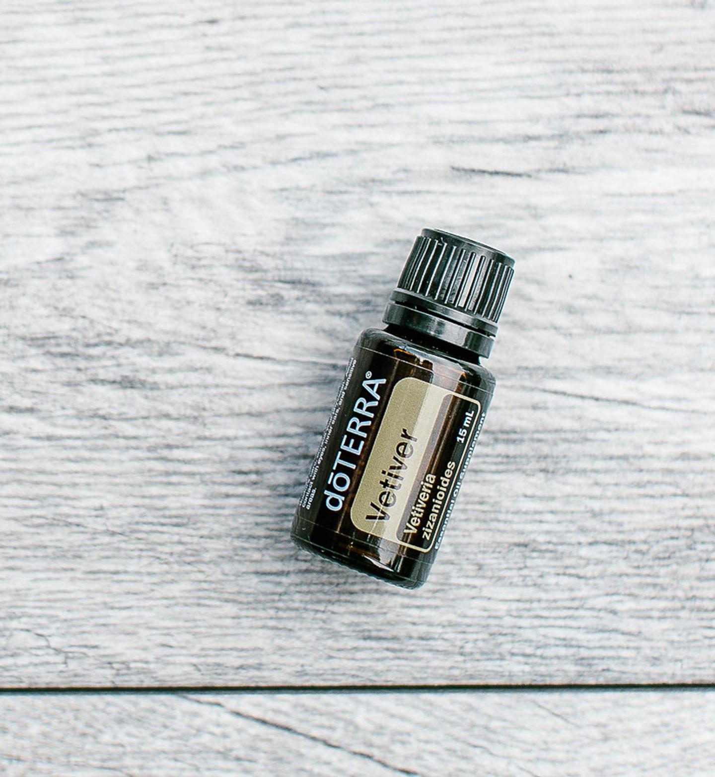 How to use Vetiver essential oil Essential Oil Uses, Benefits, and Recipes  - Tara Wagner Coaching